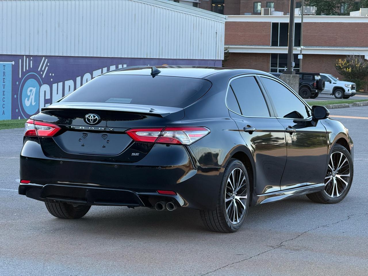 Toyota Camry SE 2019