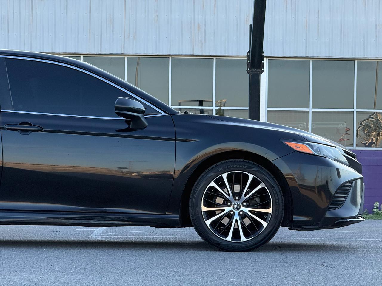 Toyota Camry SE 2019