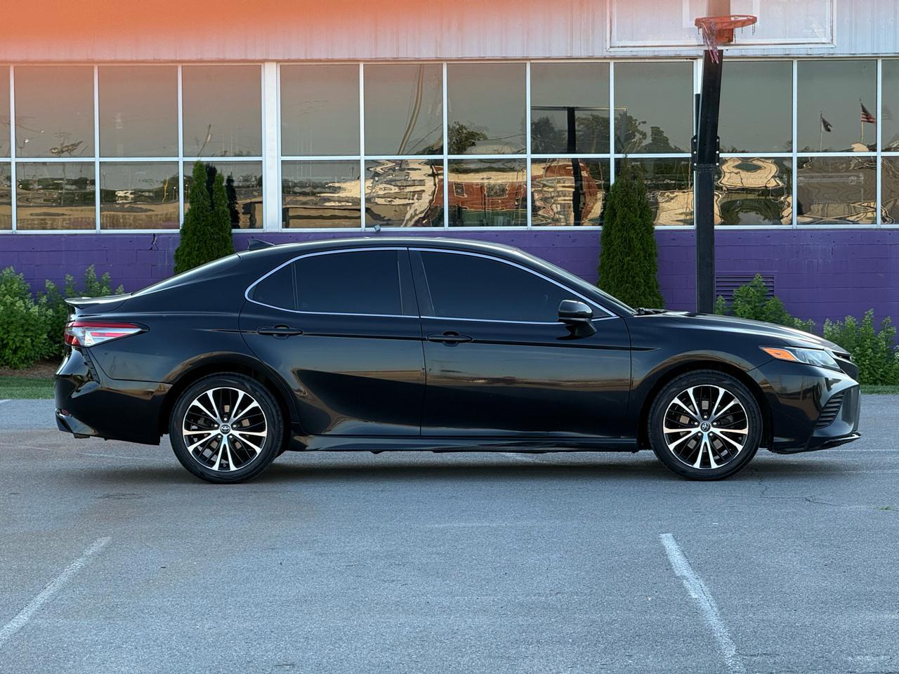 Toyota Camry SE 2019
