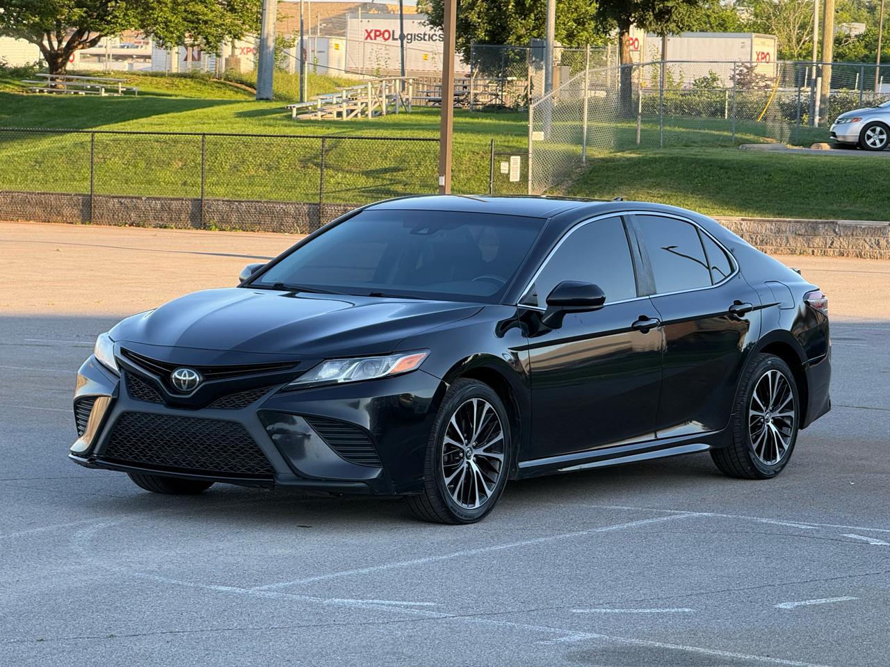 Toyota Camry SE 2019