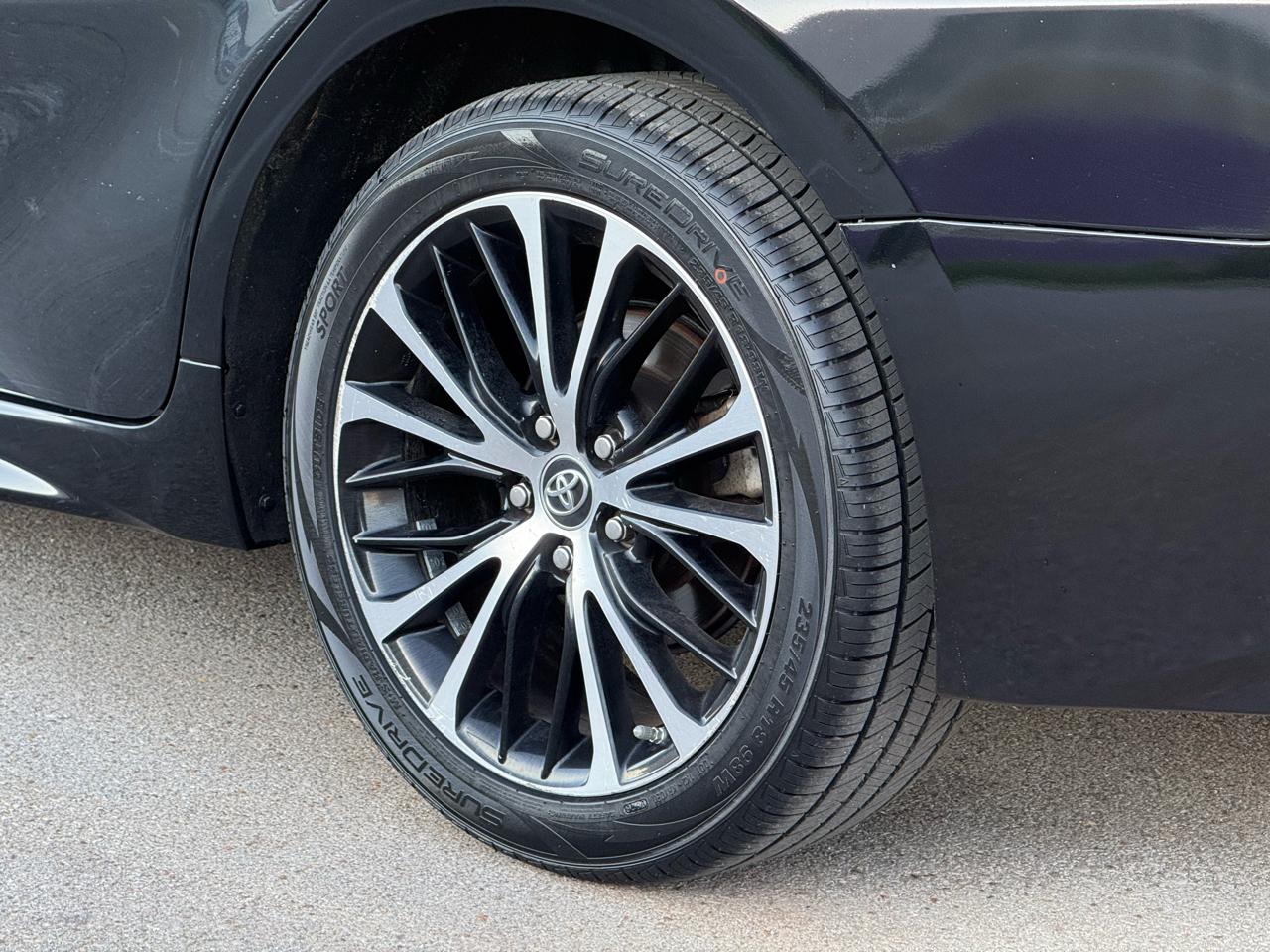 Toyota Camry SE 2019
