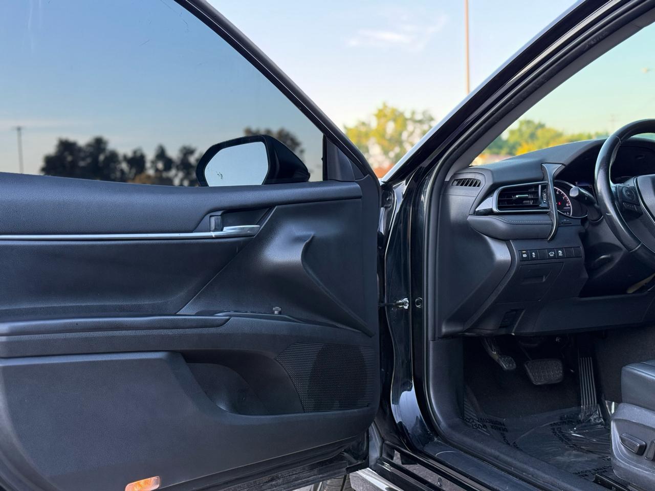 Toyota Camry SE 2019