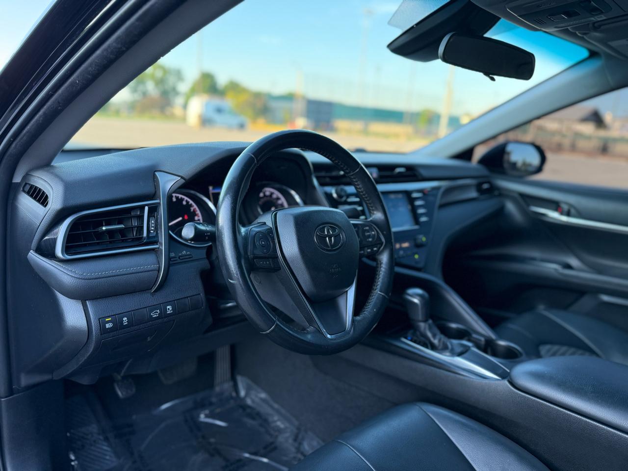 Toyota Camry SE 2019