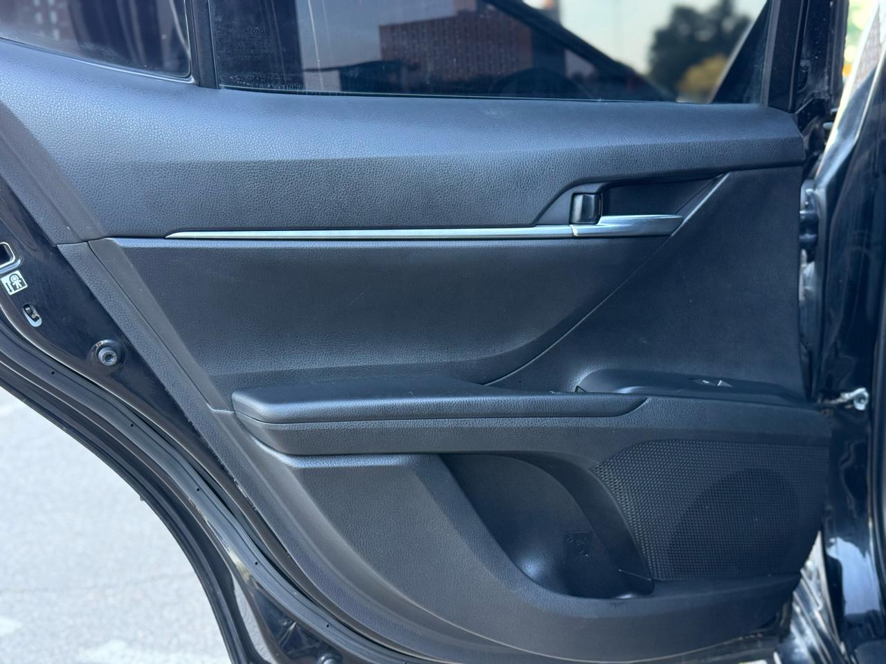 Toyota Camry SE 2019