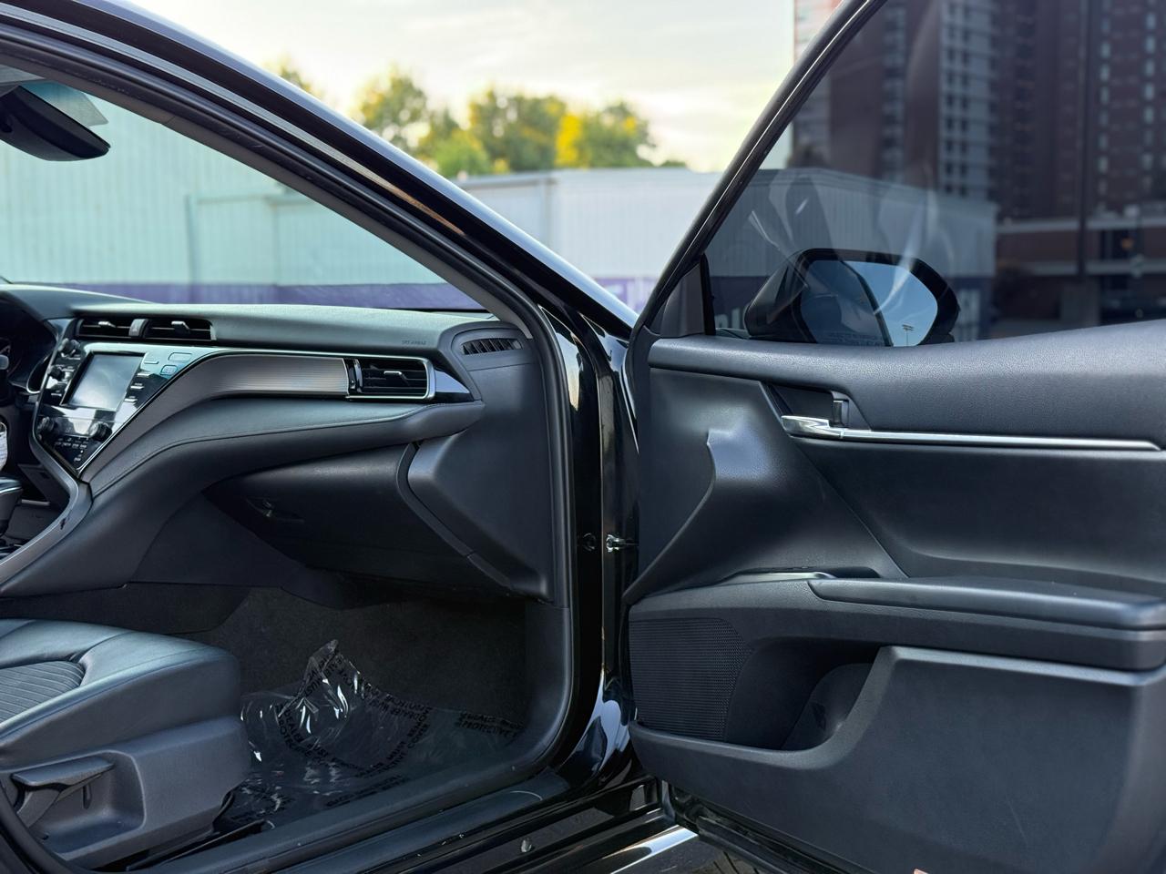 Toyota Camry SE 2019