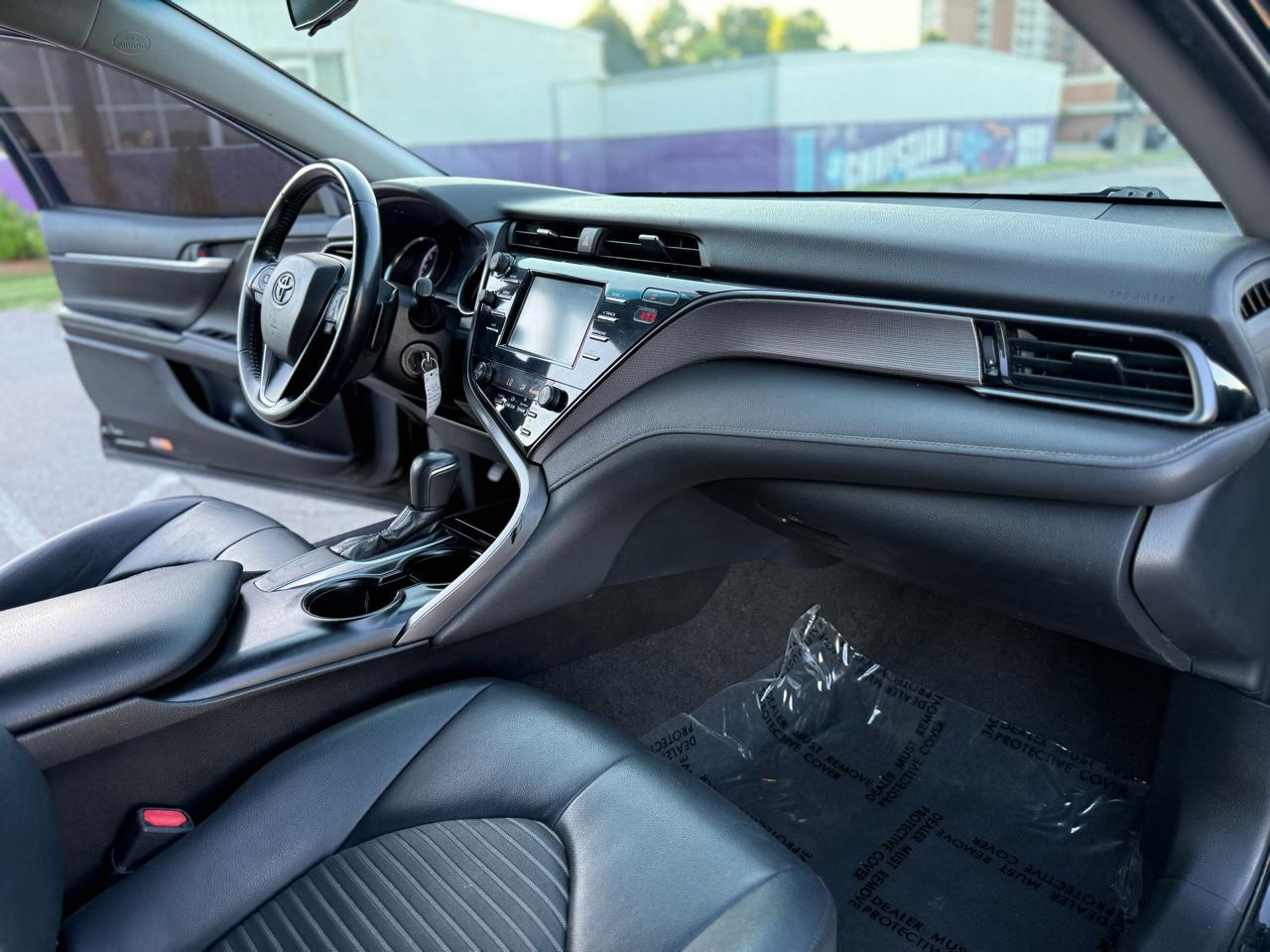 Toyota Camry SE 2019