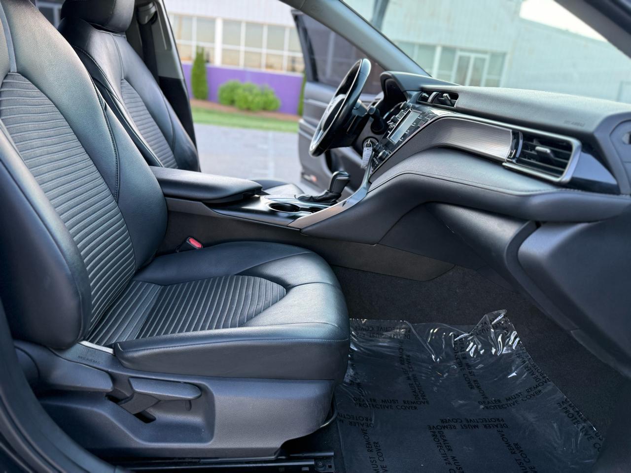 Toyota Camry SE 2019