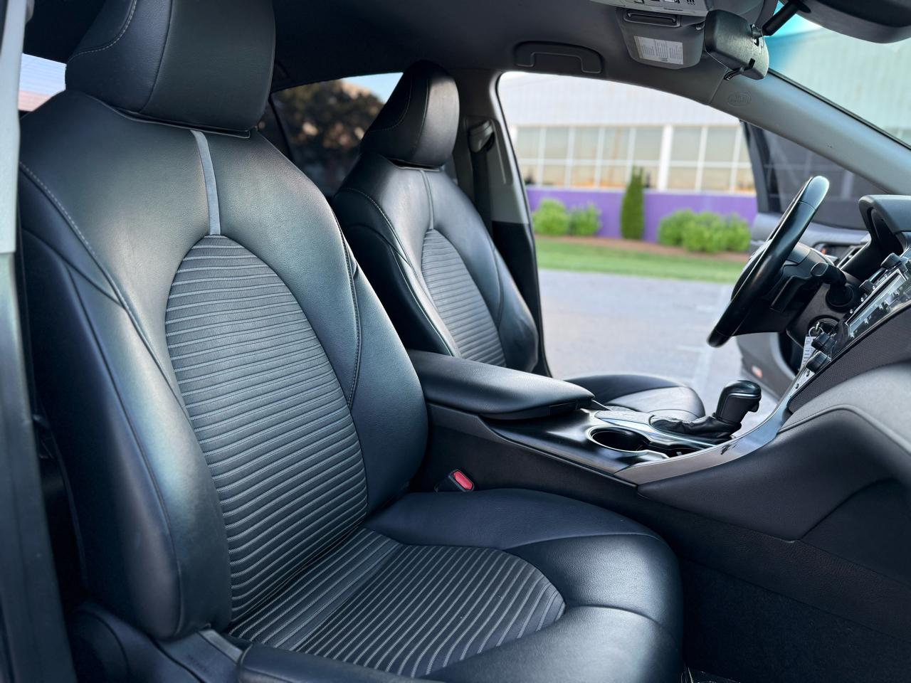 Toyota Camry SE 2019
