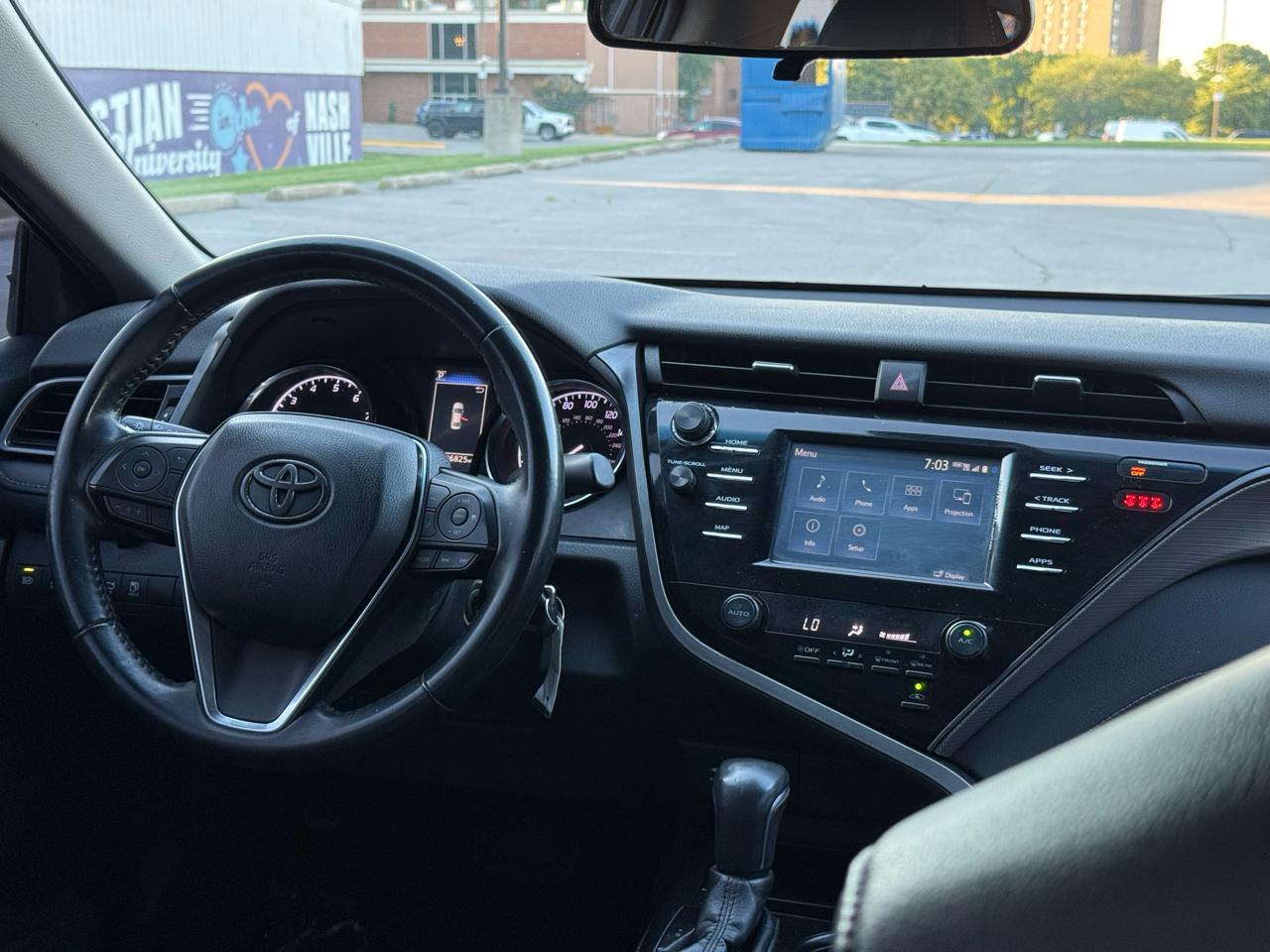 Toyota Camry SE 2019