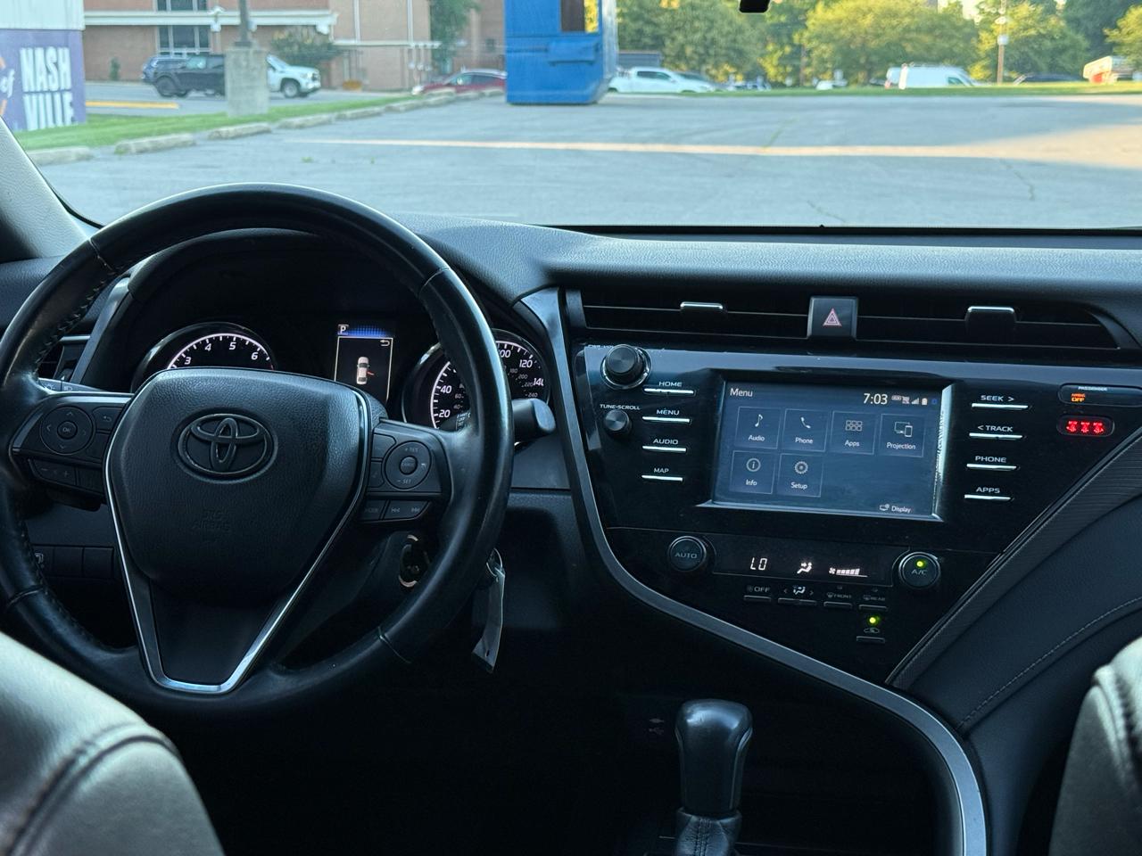 Toyota Camry SE 2019