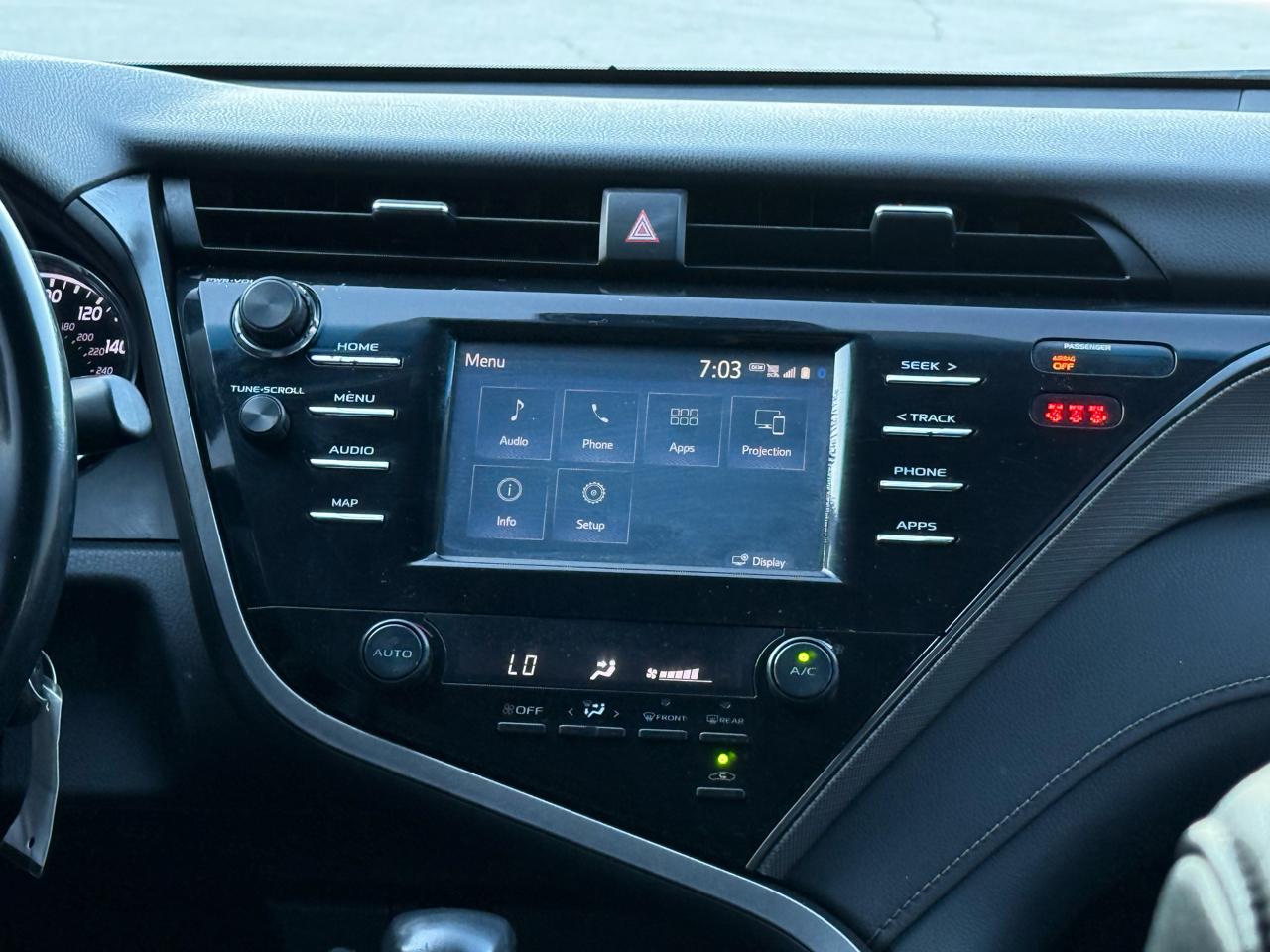 Toyota Camry SE 2019