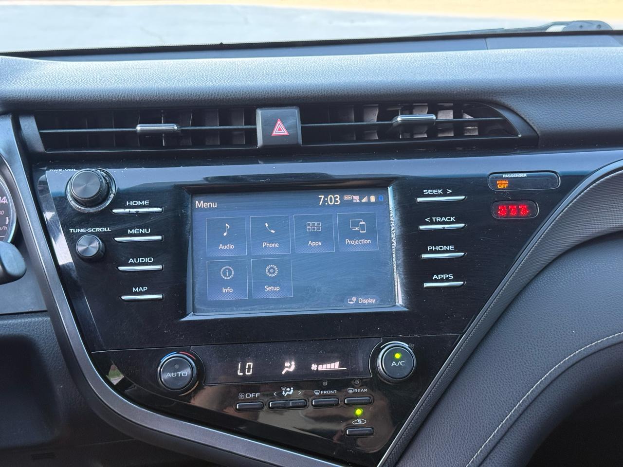 Toyota Camry SE 2019
