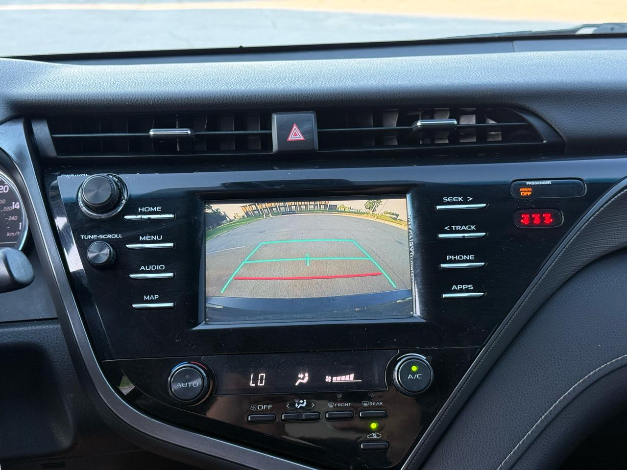 Toyota Camry SE 2019