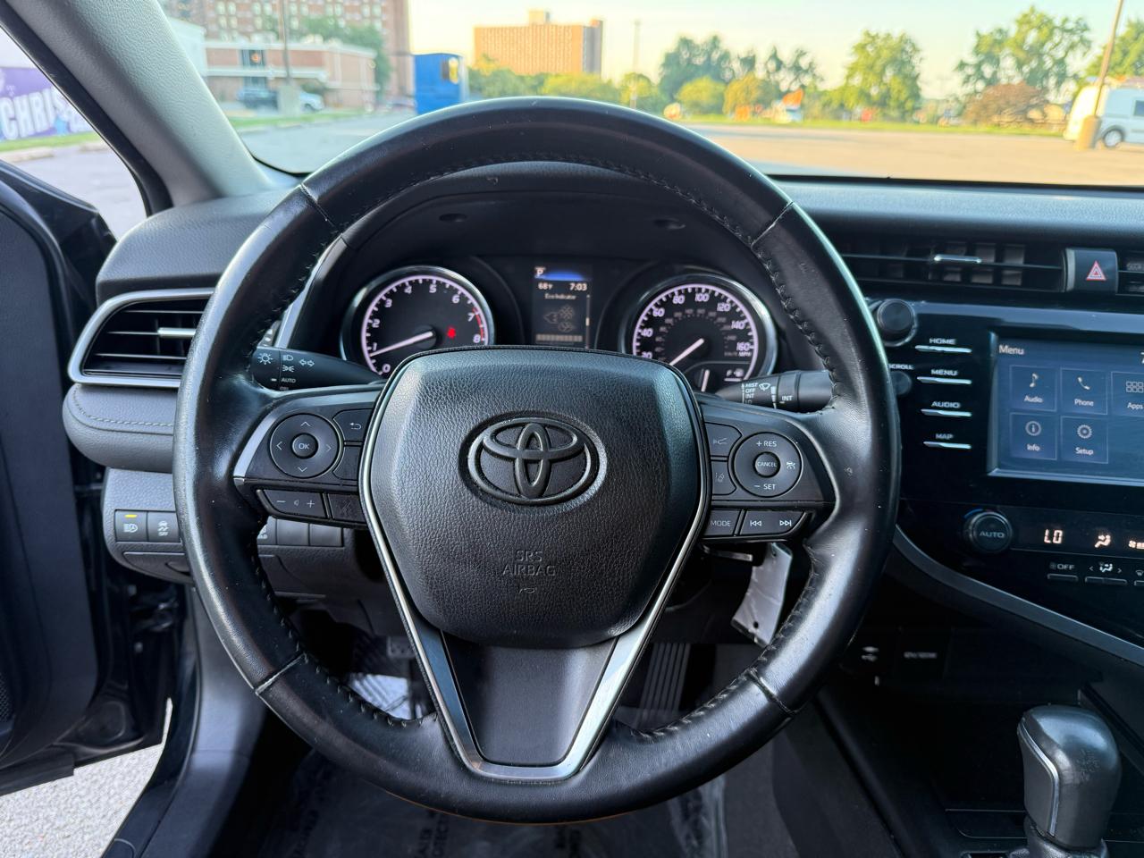 Toyota Camry SE 2019