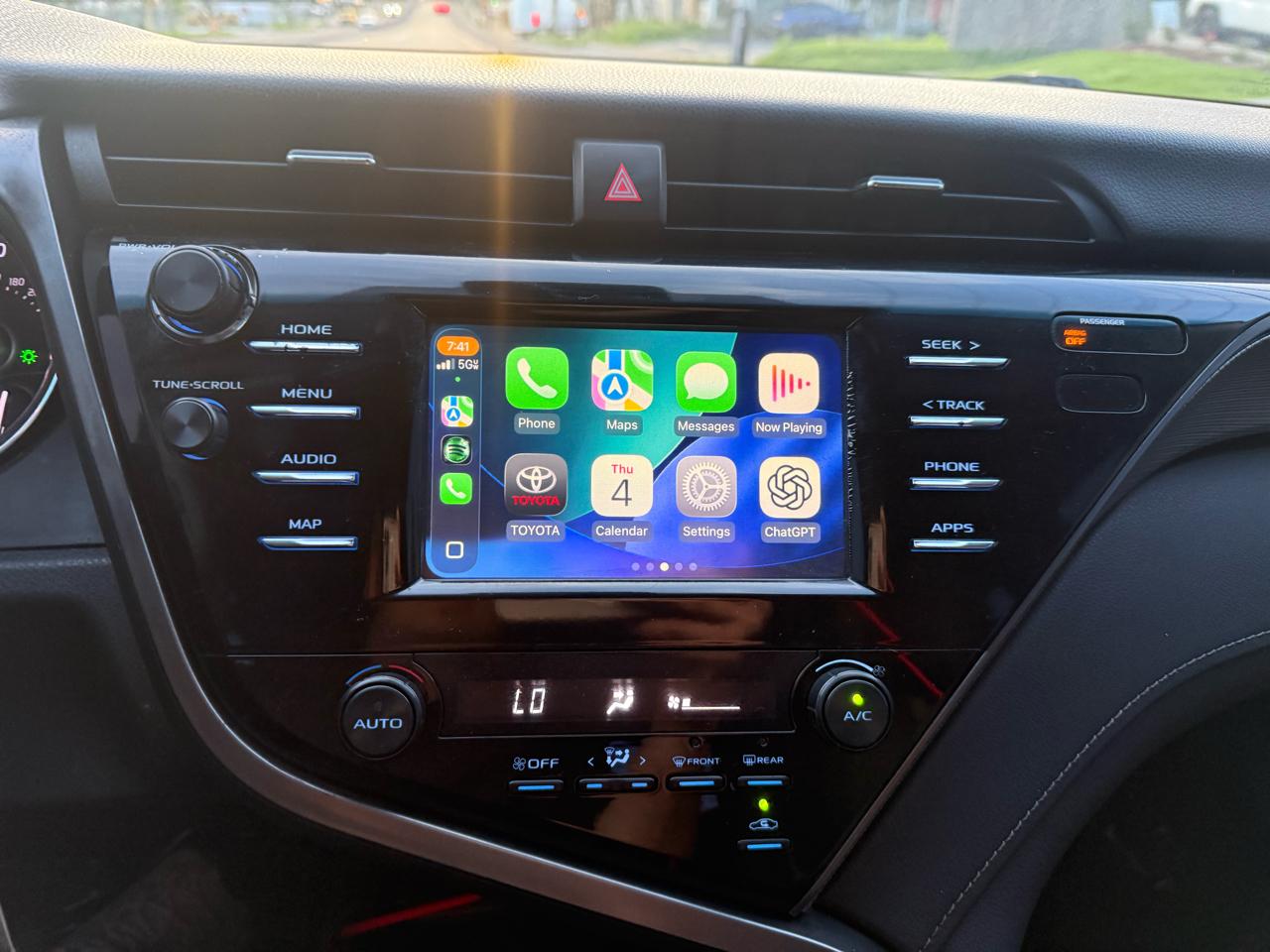 Toyota Camry SE 2019