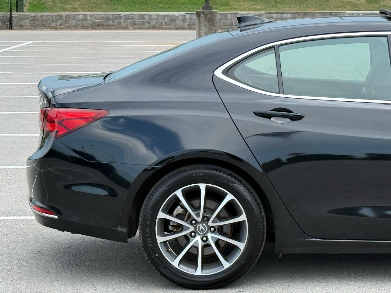 Acura TLX 9-Spd AT w/Technology Package 2015
