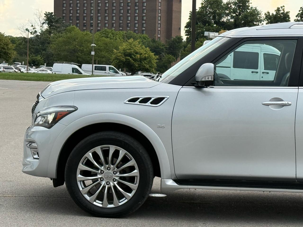 Infiniti QX80 4D SUV AWD 2017