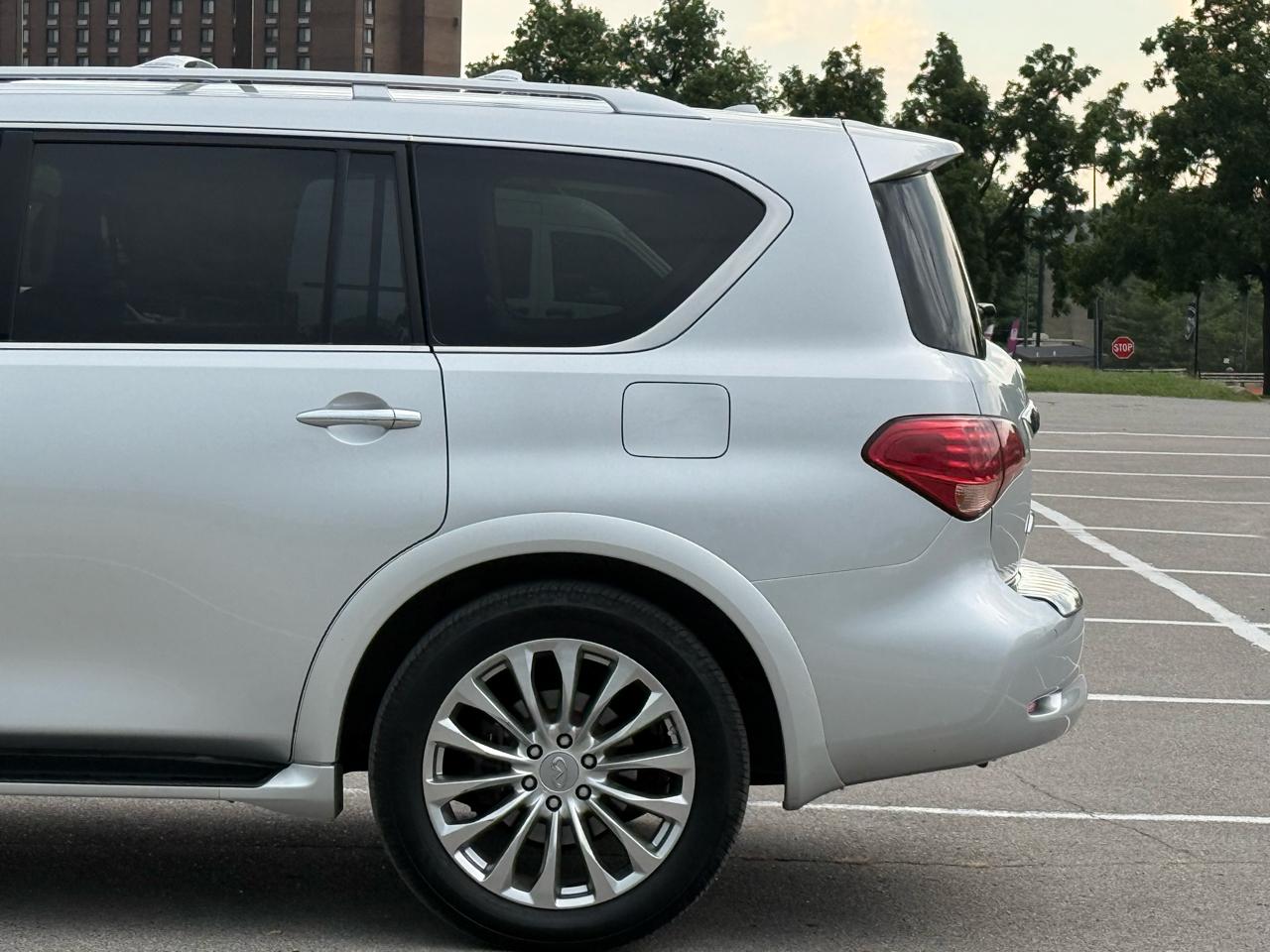 Infiniti QX80 4D SUV AWD 2017