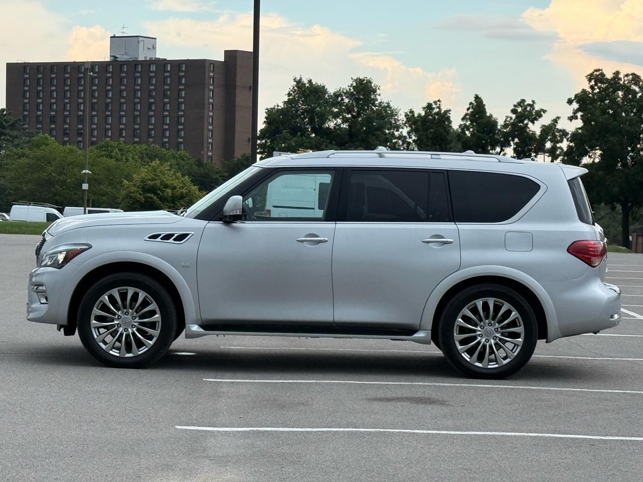 Infiniti QX80 4D SUV AWD 2017
