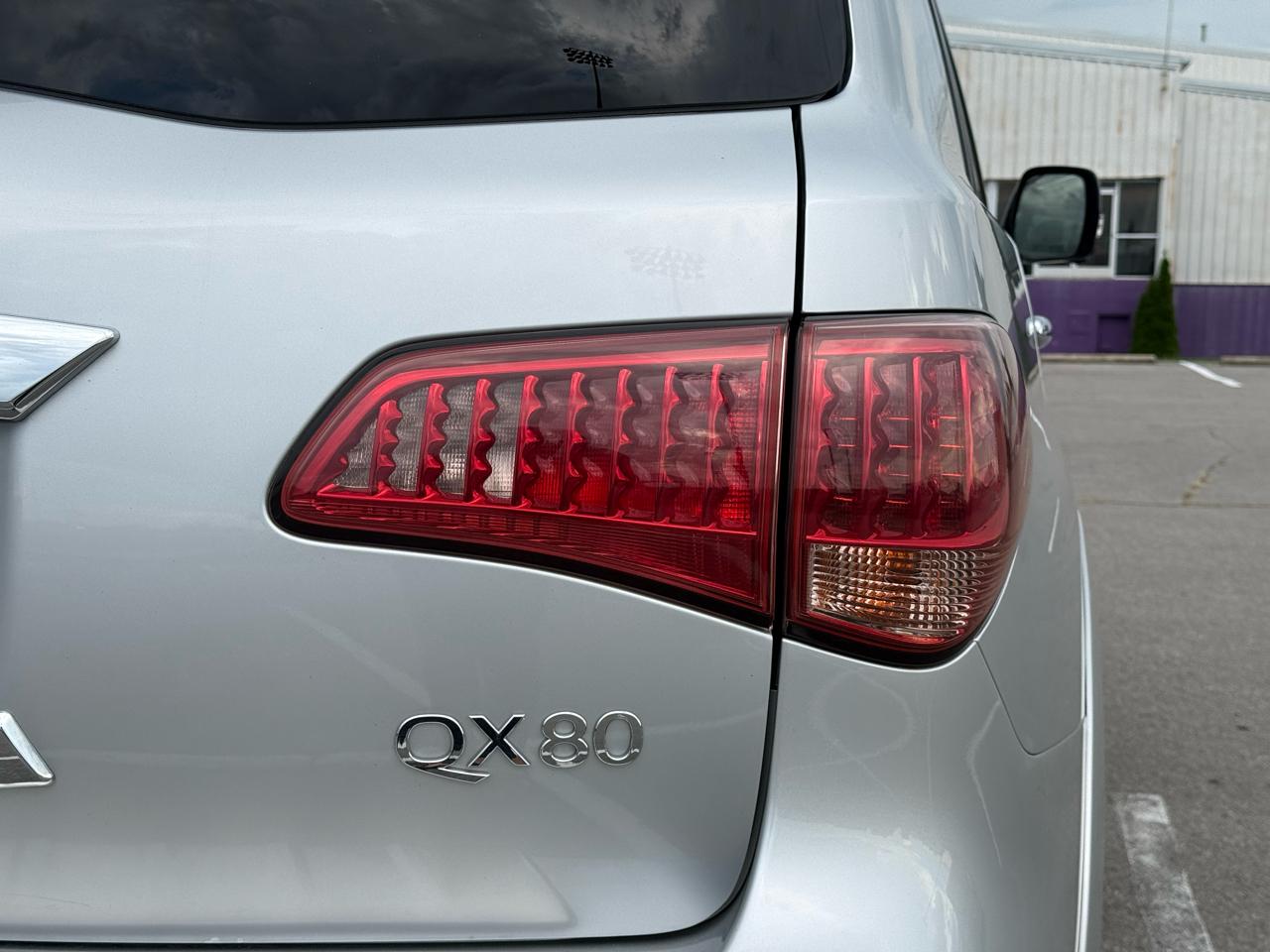 Infiniti QX80 4D SUV AWD 2017