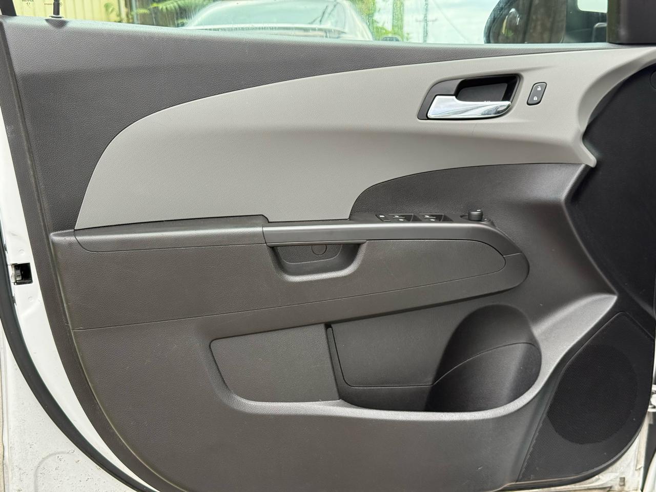 Chevrolet Sonic LT Auto 5-Door 2014