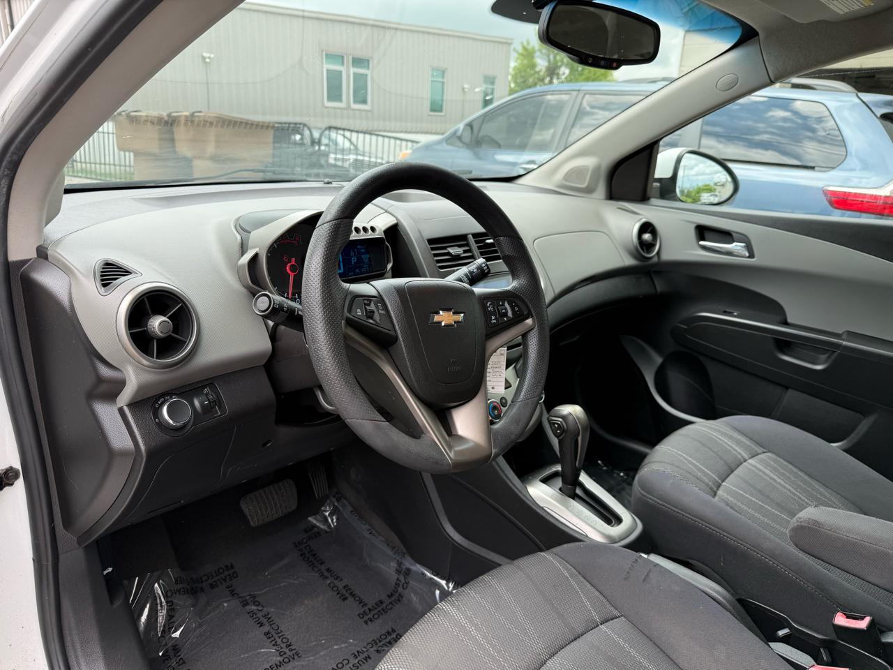 Chevrolet Sonic LT Auto 5-Door 2014