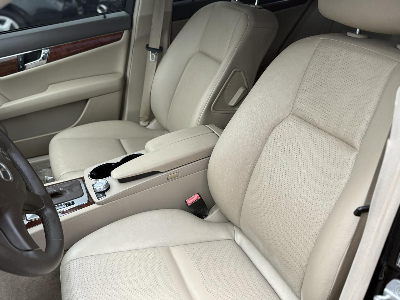 Mercedes-Benz C-Class C300 4MATIC Sport Sedan 2010
