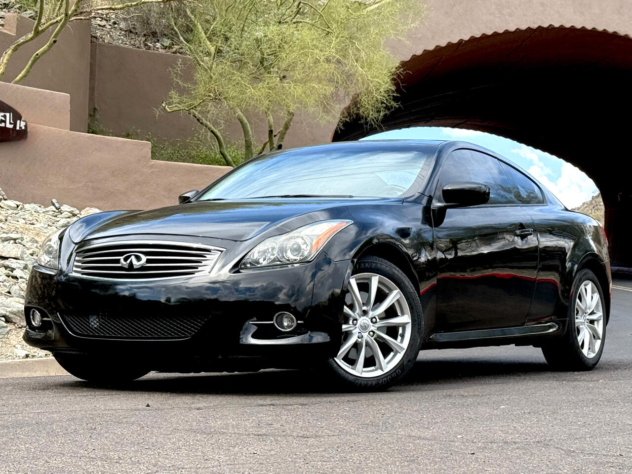 2012 Infiniti G37 photo 2