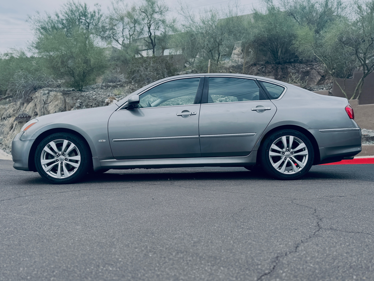 2009 Infiniti M35 photo 2