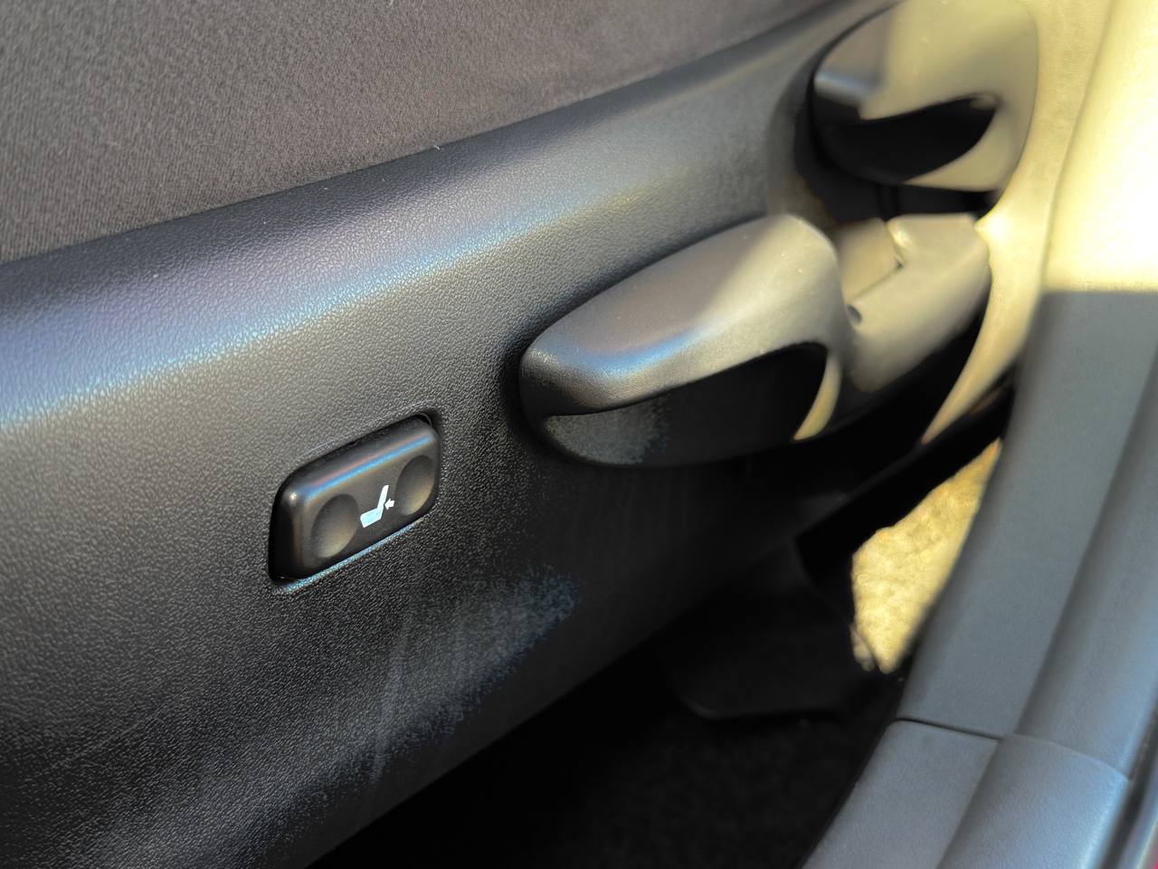 2012 Toyota Prius V Two photo 20