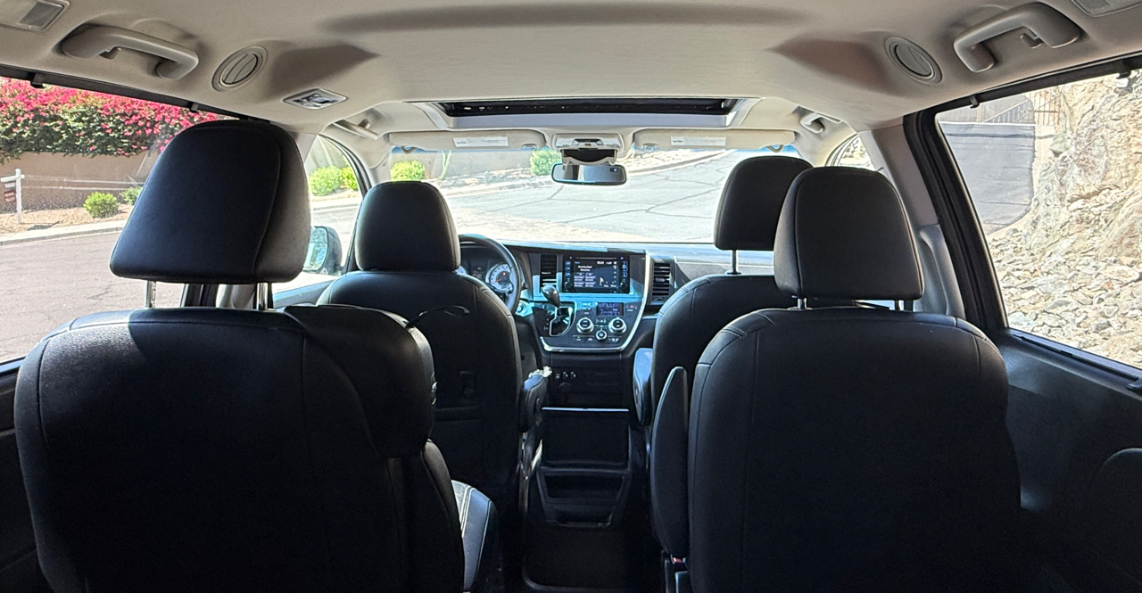 2015 Toyota Sienna photo 8