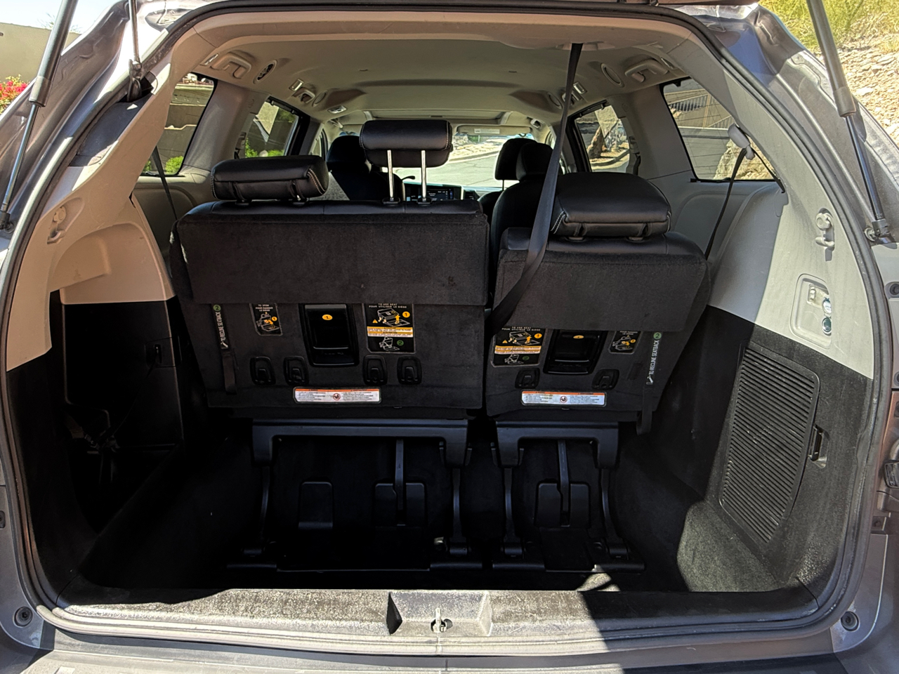 2015 Toyota Sienna photo 9