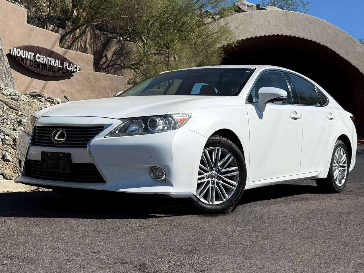 2013 Lexus ES 350 photo 2