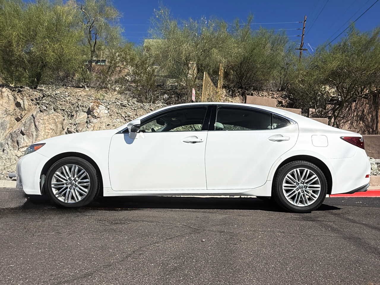 2013 Lexus ES 350 photo 3