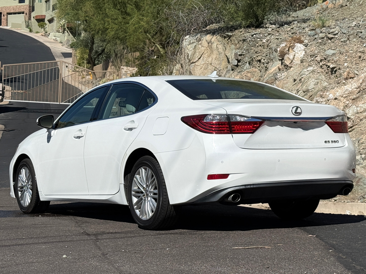 2013 Lexus ES 350 photo 4