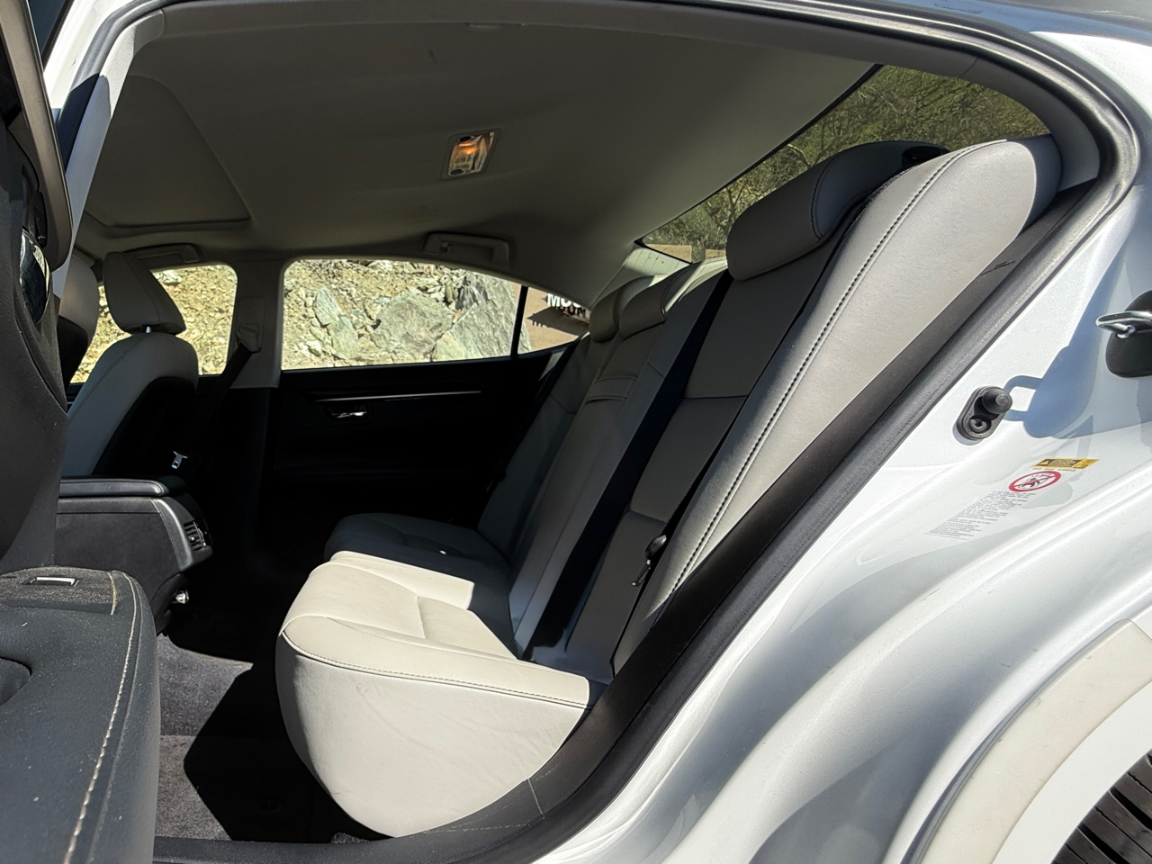 2013 Lexus ES 350 photo 11