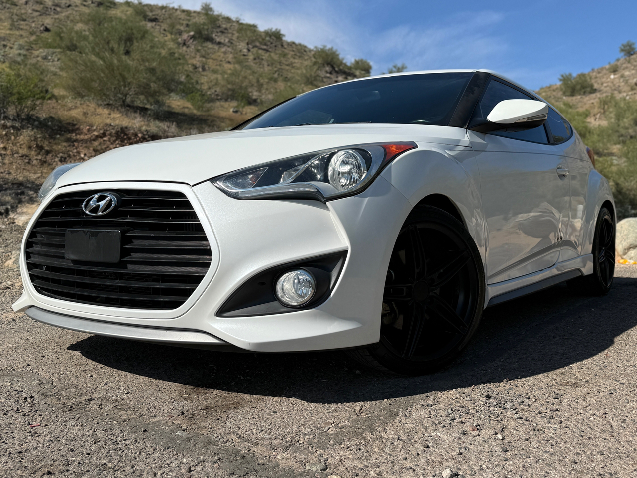 2015 Hyundai Veloster Premium photo 2