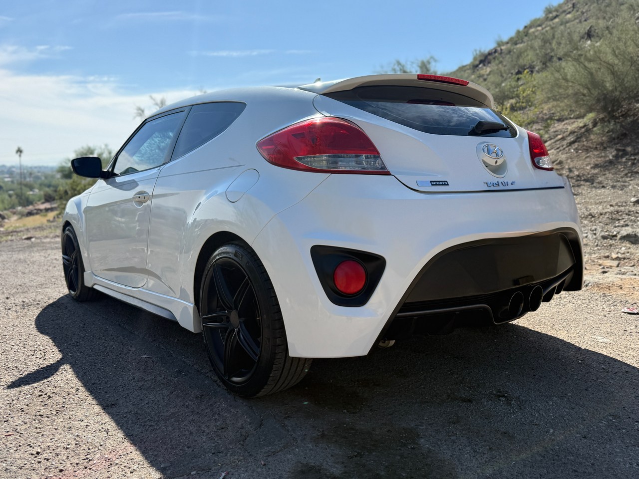 2015 Hyundai Veloster Premium photo 4