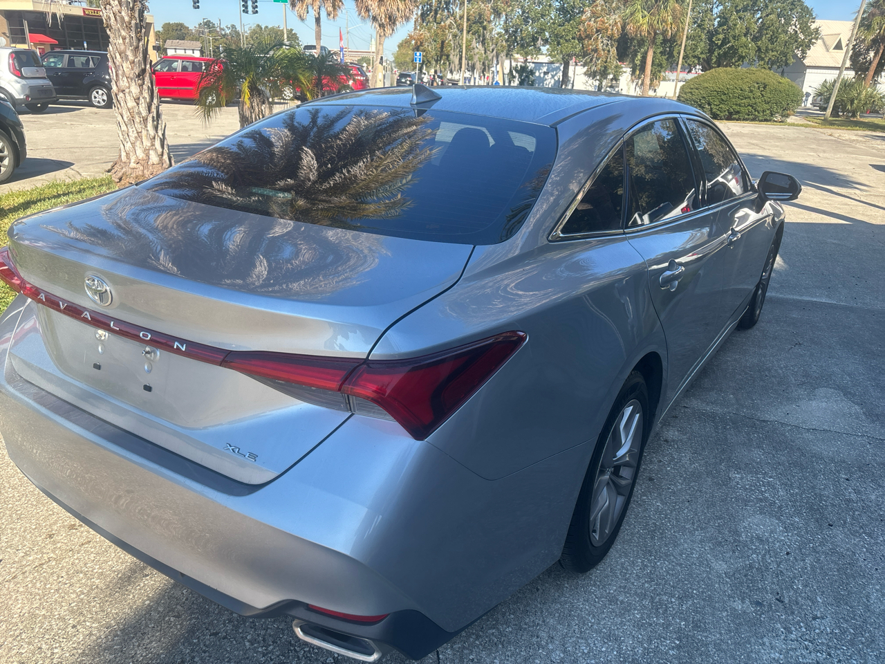 Toyota Avalon XLE 2019