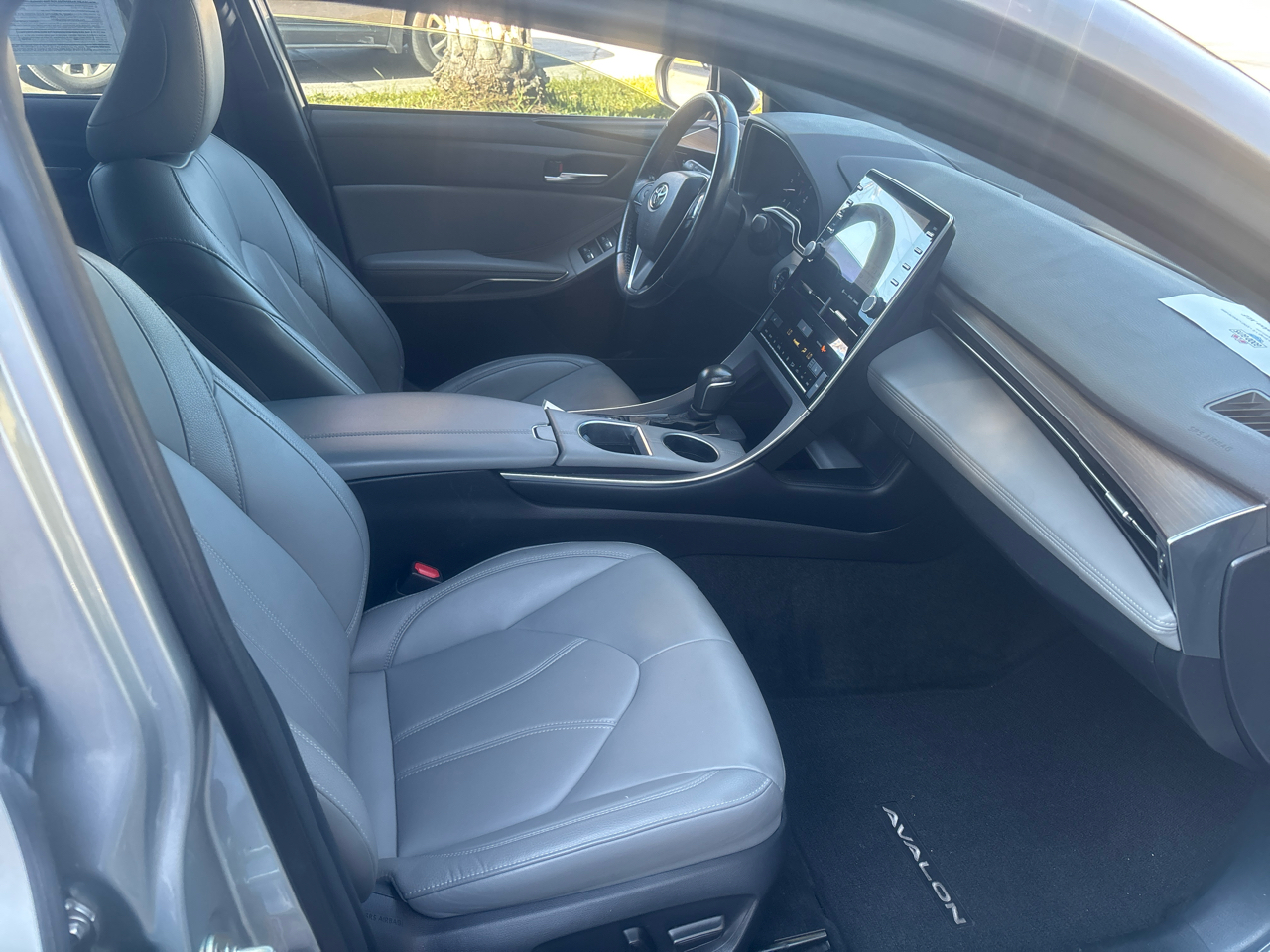 Toyota Avalon XLE 2019