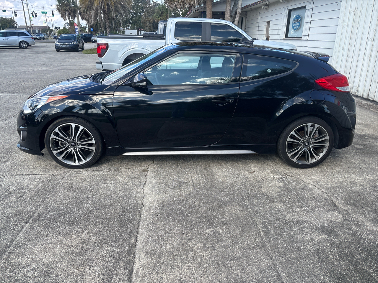 Hyundai Veloster Turbo R-Spec w/Red Interior 6M 2017