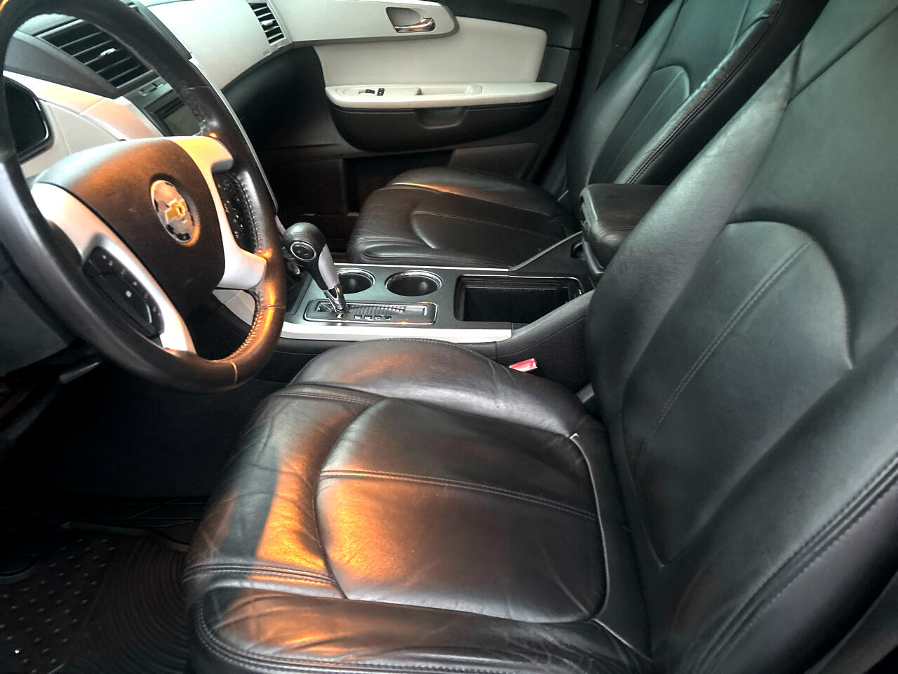 Chevrolet Traverse LTZ FWD 2011