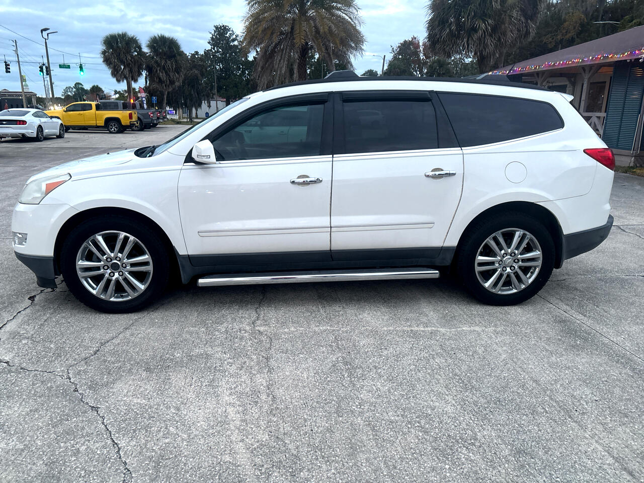 Chevrolet Traverse LTZ FWD 2011