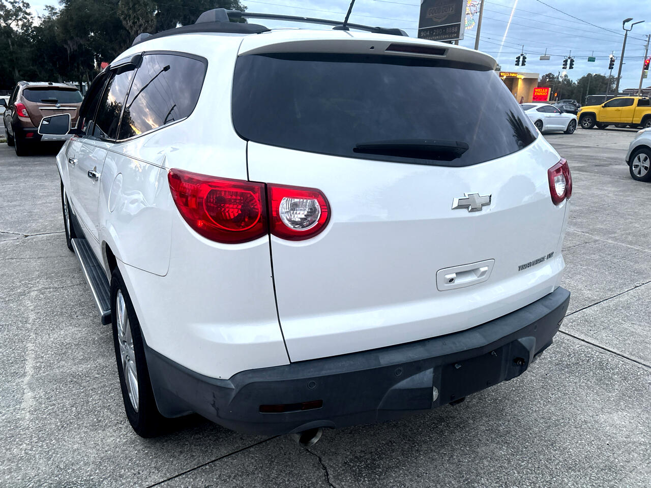 Chevrolet Traverse LTZ FWD 2011