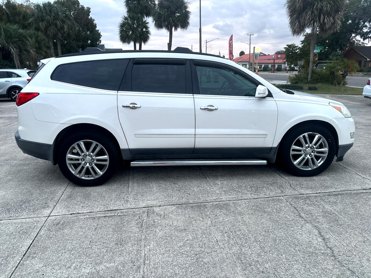 Chevrolet Traverse LTZ FWD 2011