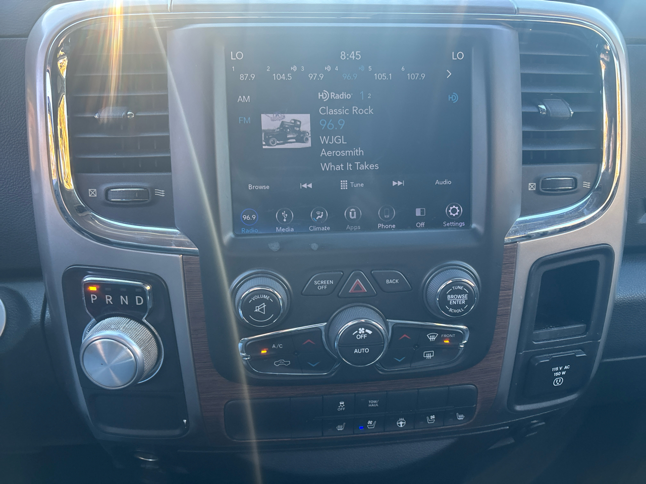 RAM 1500 Laramie Quad Cab 2WD 2018