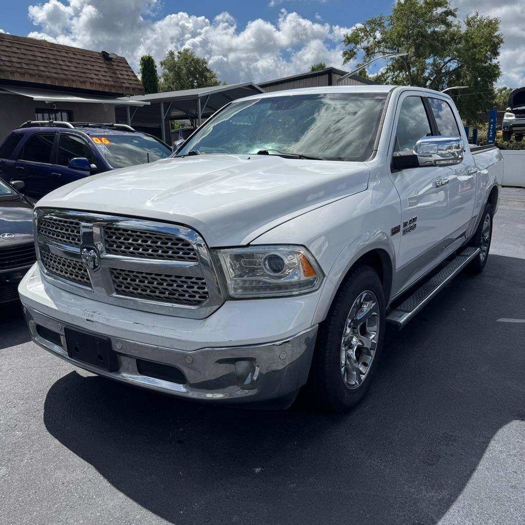 2015 RAM 1500 Laramie Crew Cab SWB 2WD