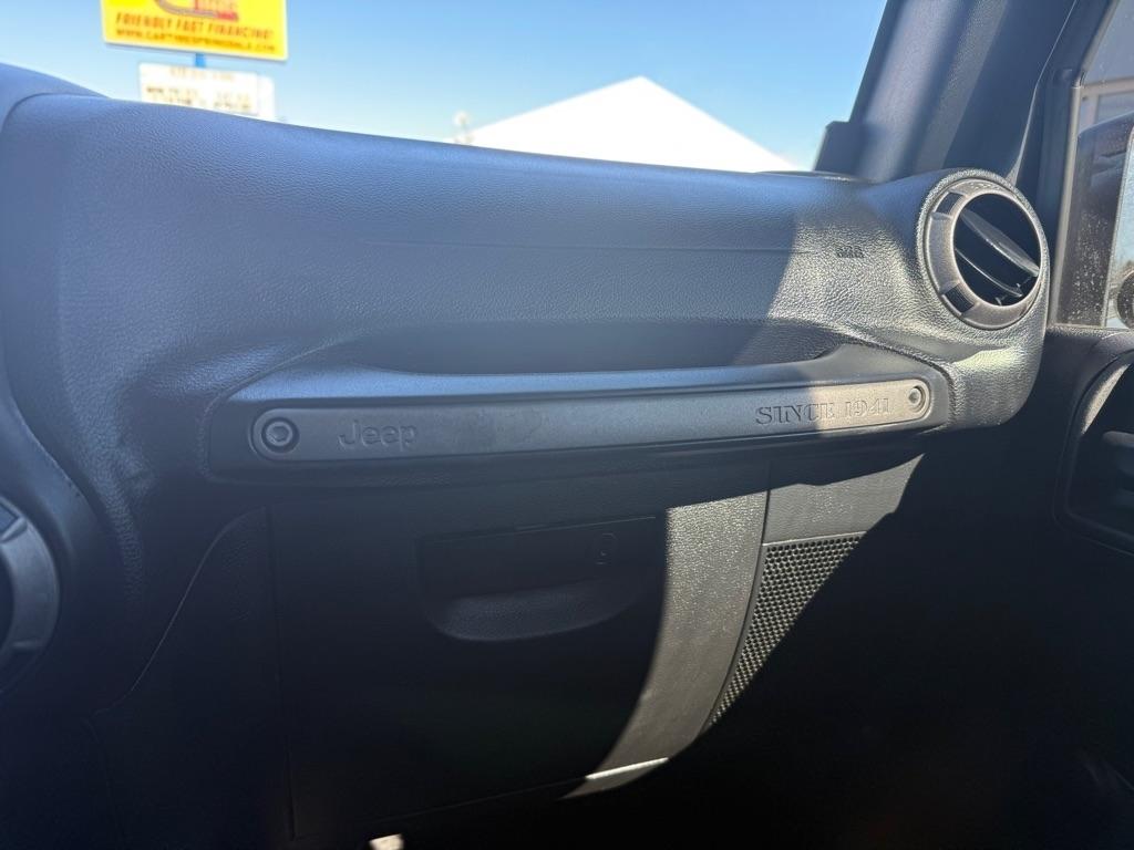 Jeep Wrangler Unlimited Sport 4WD 2017