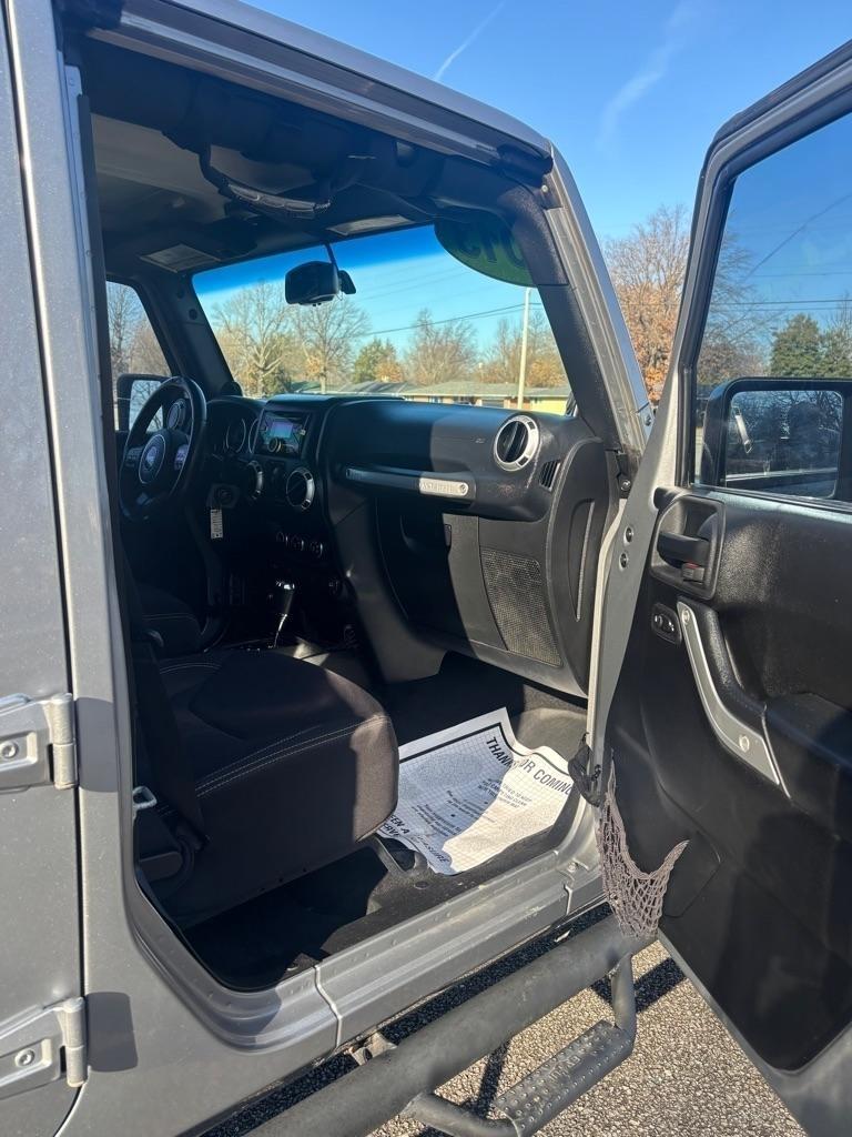 Jeep Wrangler Unlimited Unlimited Sahara 4WD 2013