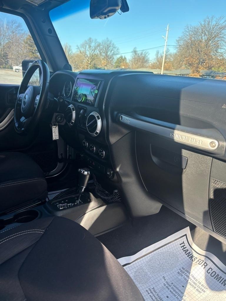 Jeep Wrangler Unlimited Unlimited Sahara 4WD 2013